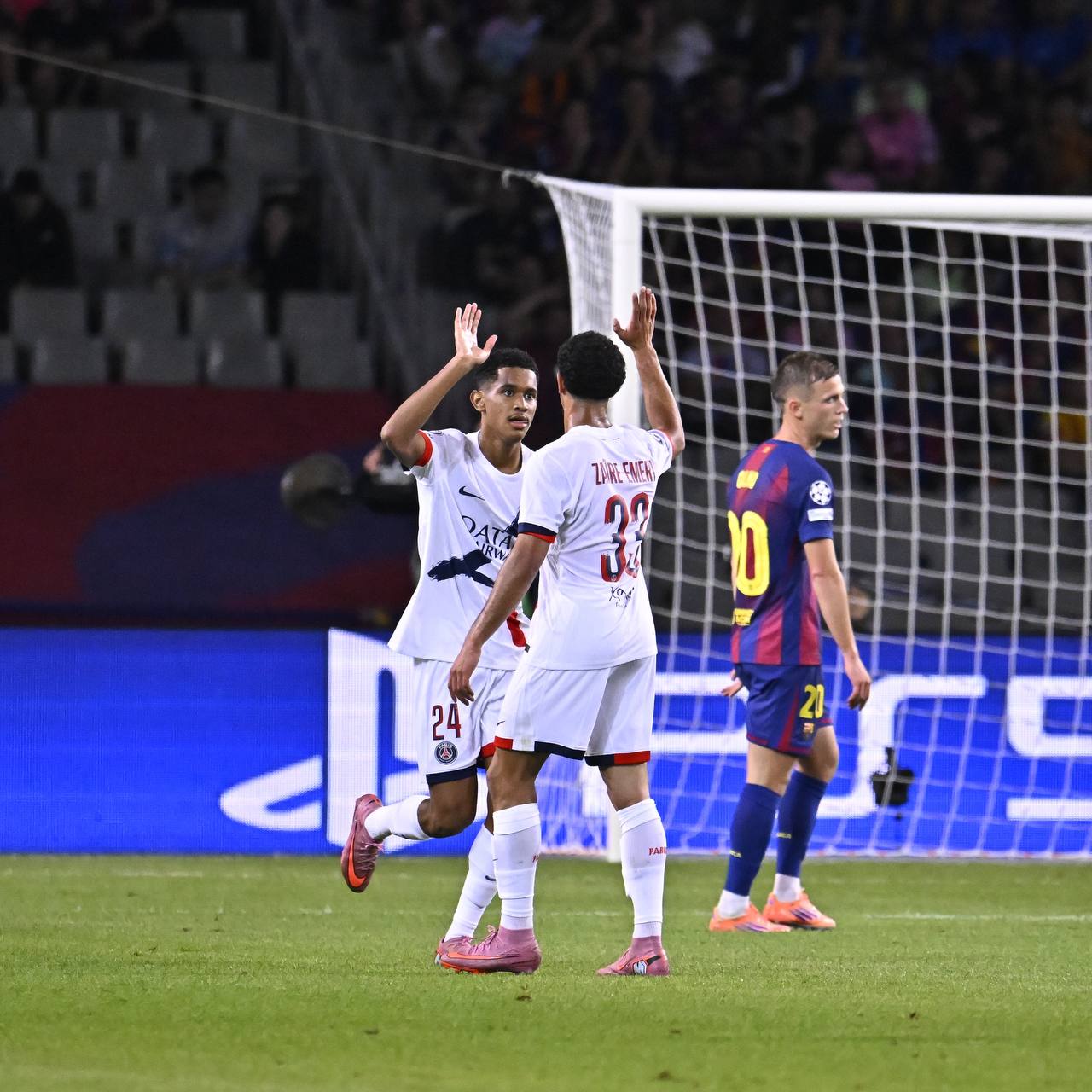 باريس سان جيرمان يتغلب على برشلونة بهدفين مقابل هدف في دوري أبطال أوروبا